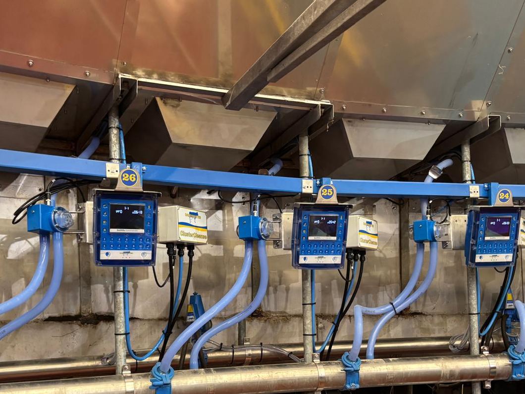 Control units, cabling and lighting on a rotary parlour